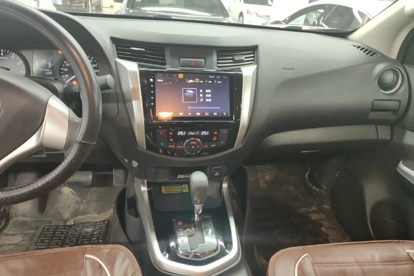 2017 Nissan Navara 2.5L 184HP L4 7AT,autocango,china used car exporter,china ev exporter,chinese used car exporter,chinese used ev exporter