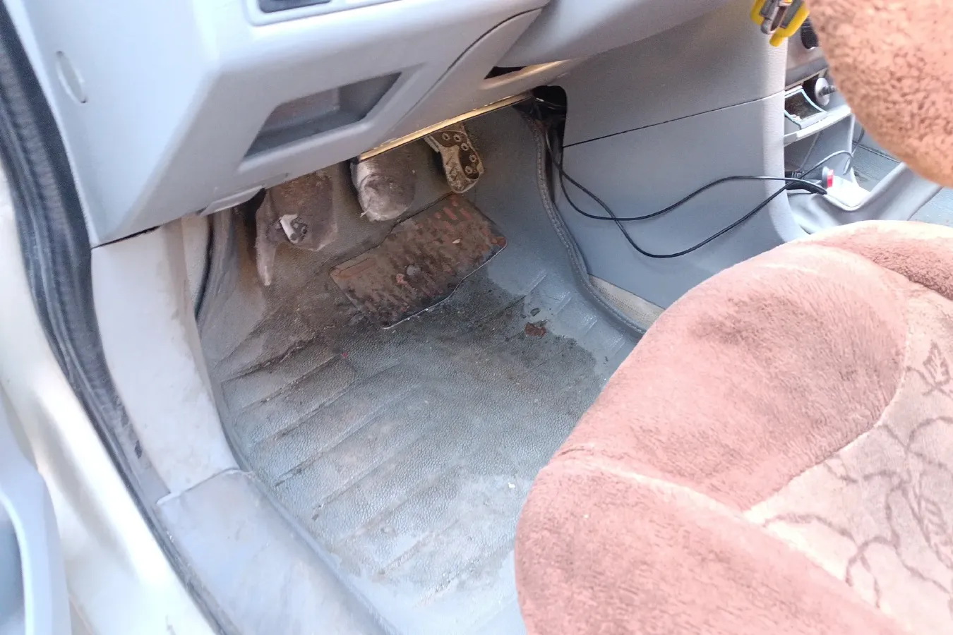 2010 FAW XiaLi N5 1.3L 91HP L4 5MT,autocango,china used car exporter,china ev exporter,chinese used car exporter,chinese used ev exporter