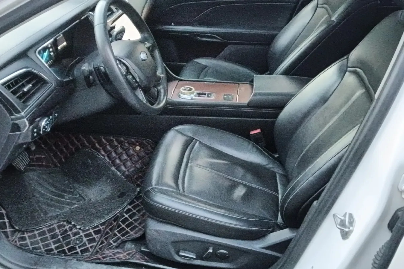 2016 Ford Taurus 1.5T 181HP L4 6AT,autocango,china used car exporter,china ev exporter,chinese used car exporter,chinese used ev exporter