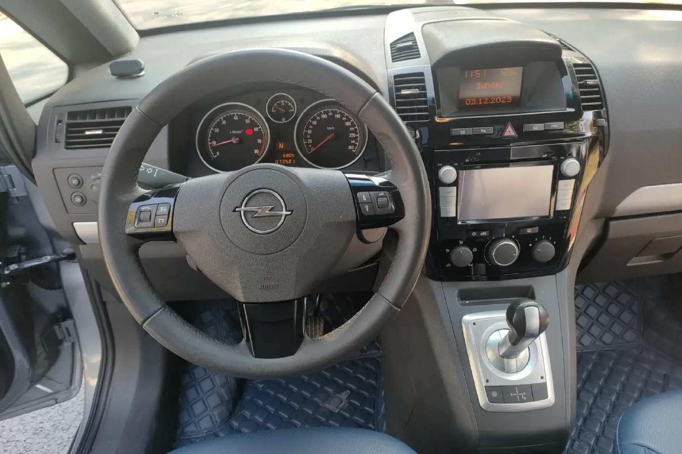 2010 Opel Zafira 1.8L 140HP L4 5AT,autocango,china used car exporter,china ev exporter,chinese used car exporter,chinese used ev exporter