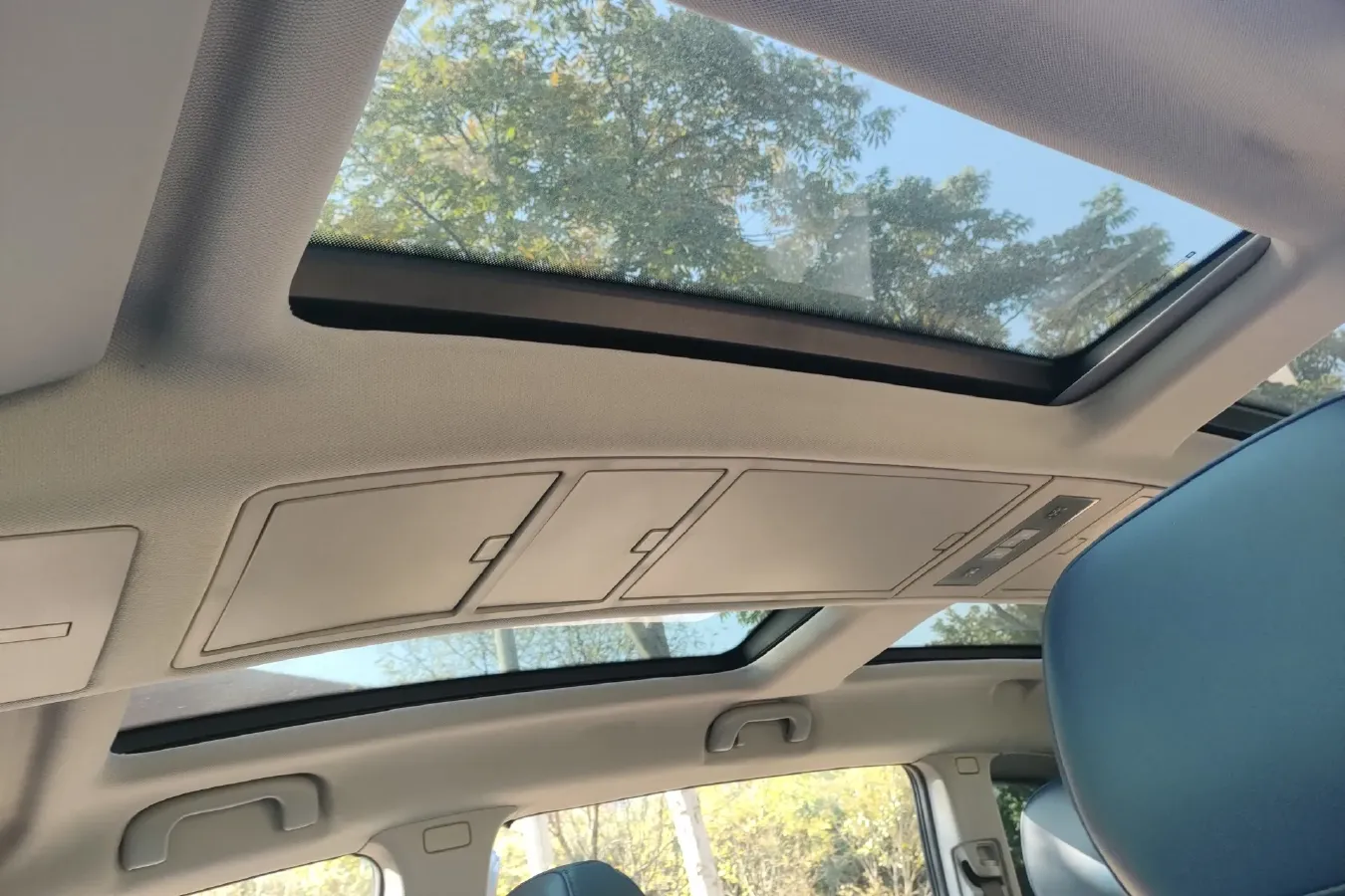 2010 Opel Zafira 1.8L 140HP L4 5AT,autocango,china used car exporter,china ev exporter,chinese used car exporter,chinese used ev exporter