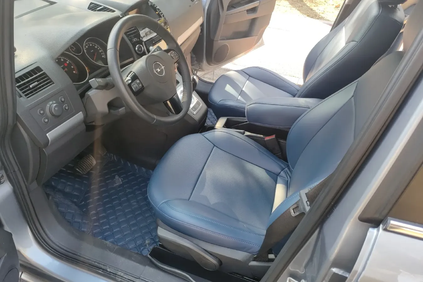 2010 Opel Zafira 1.8L 140HP L4 5AT,autocango,china used car exporter,china ev exporter,chinese used car exporter,chinese used ev exporter