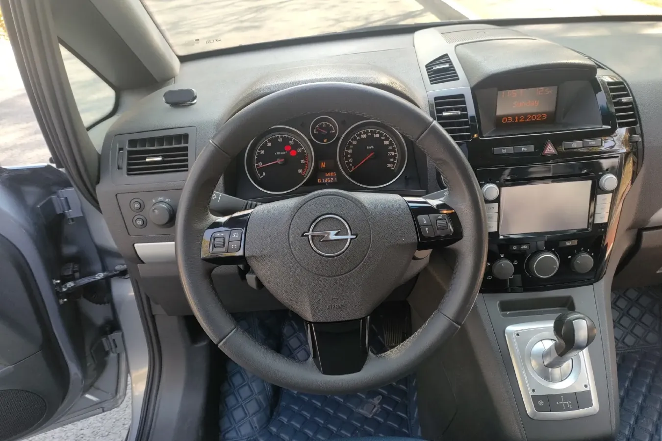 2010 Opel Zafira 1.8L 140HP L4 5AT,autocango,china used car exporter,china ev exporter,chinese used car exporter,chinese used ev exporter