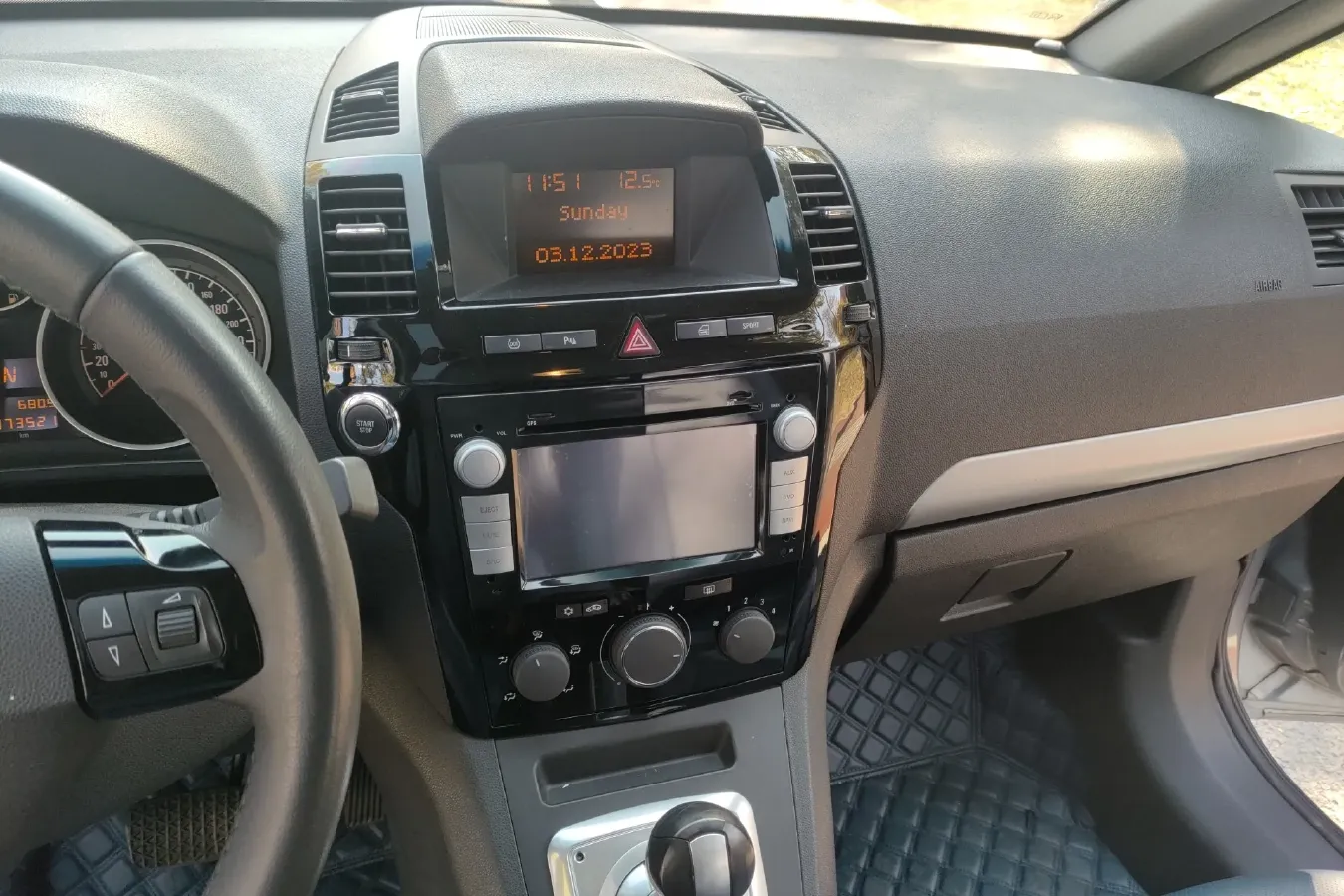 2010 Opel Zafira 1.8L 140HP L4 5AT,autocango,china used car exporter,china ev exporter,chinese used car exporter,chinese used ev exporter