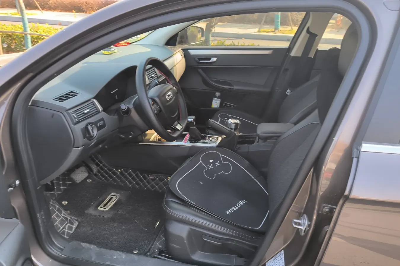 2016 Qoros 3 1.6L 126HP L4 6DCT,autocango,china used car exporter,china ev exporter,chinese used car exporter,chinese used ev exporter