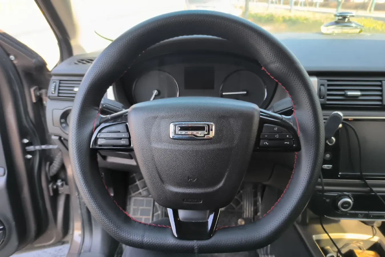 2016 Qoros 3 1.6L 126HP L4 6DCT,autocango,china used car exporter,china ev exporter,chinese used car exporter,chinese used ev exporter