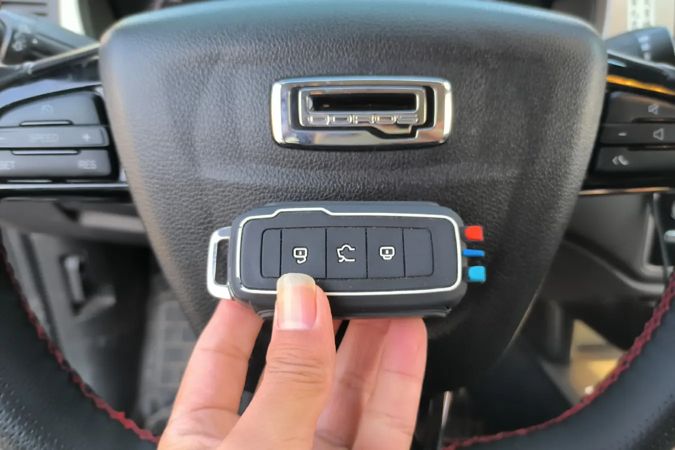 2016 Qoros 3 1.6L 126HP L4 6DCT,autocango,china used car exporter,china ev exporter,chinese used car exporter,chinese used ev exporter