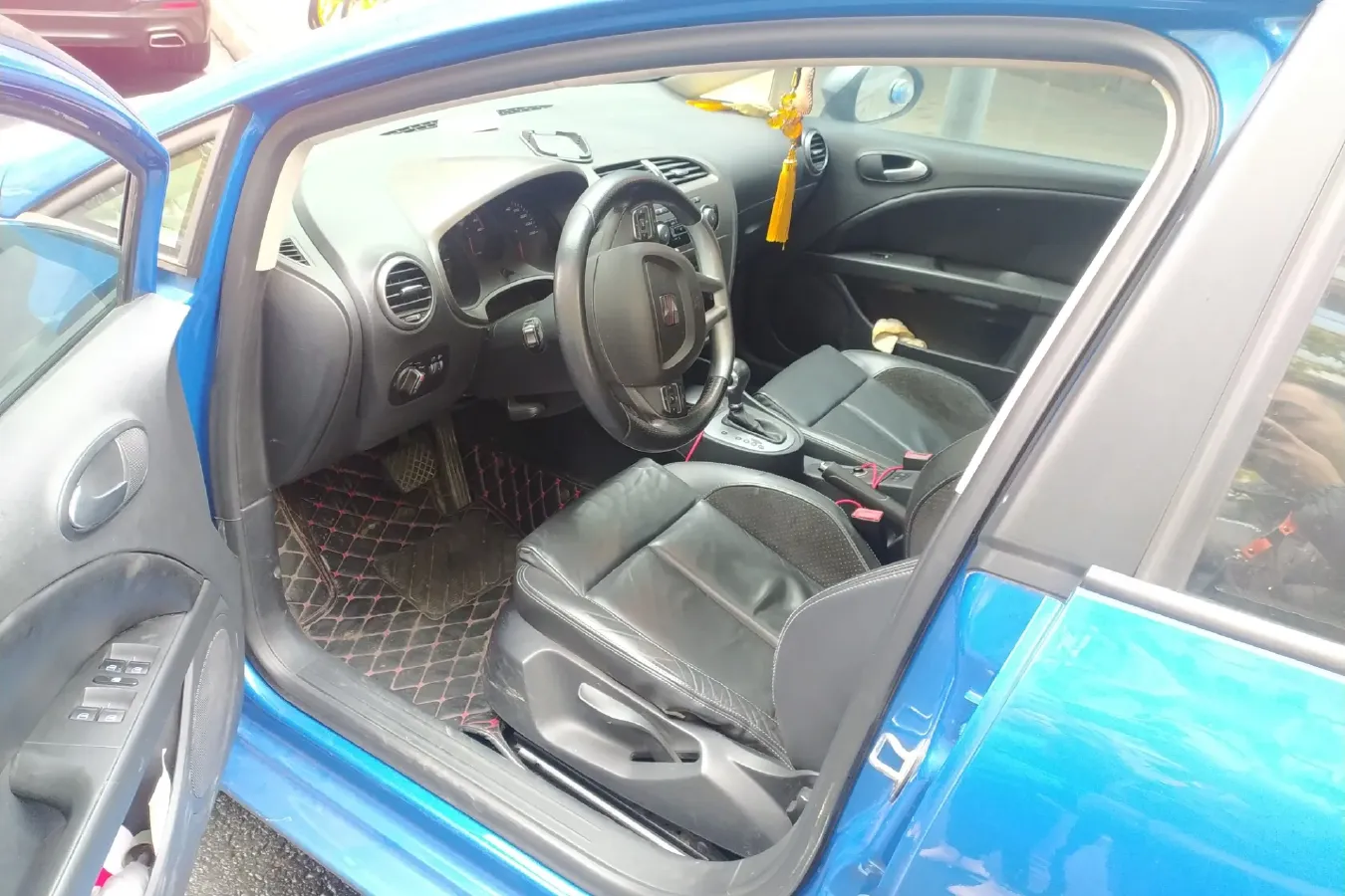 2012 Seat Leon 1.8T 160HP L4 7DCT,autocango,china used car exporter,china ev exporter,chinese used car exporter,chinese used ev exporter