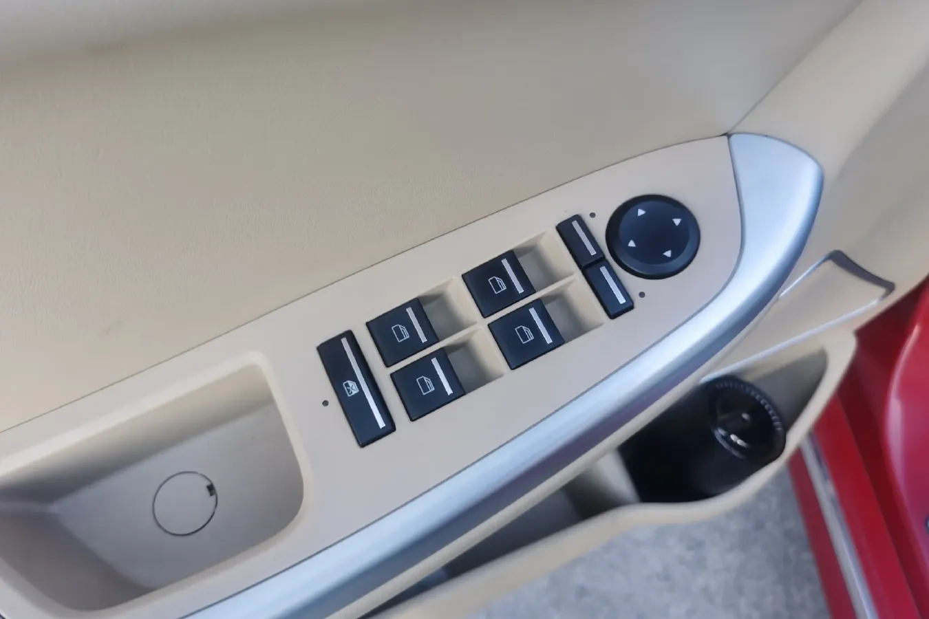 2014 Roewe e550 1.5L 109HP L4 2AT PHEV 11.8KWH,autocango,china used car exporter,china ev exporter,chinese used car exporter,chinese used ev exporter