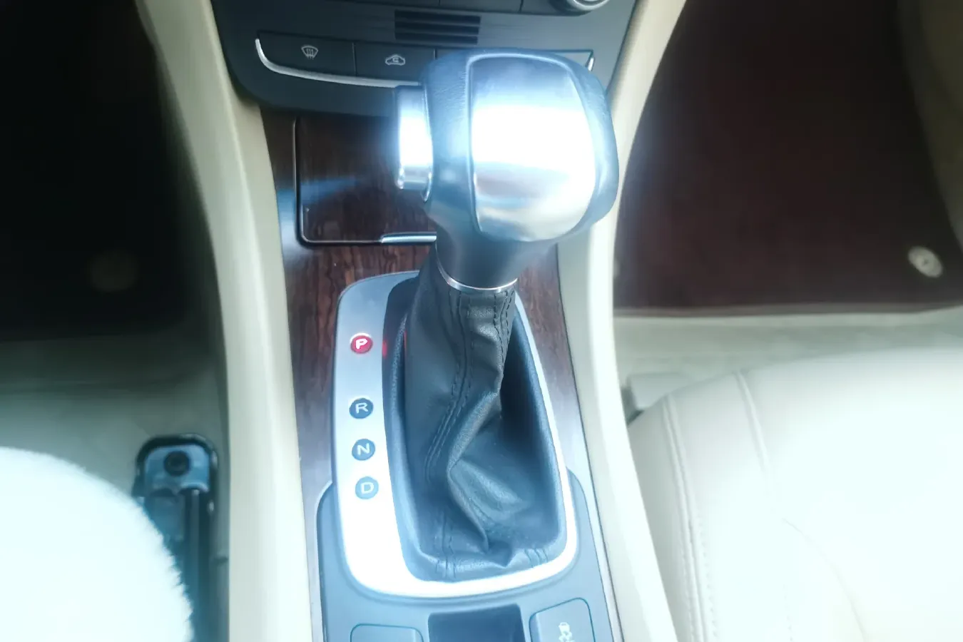 2014 Roewe e550 1.5L 109HP L4 2AT PHEV 11.8KWH,autocango,china used car exporter,china ev exporter,chinese used car exporter,chinese used ev exporter