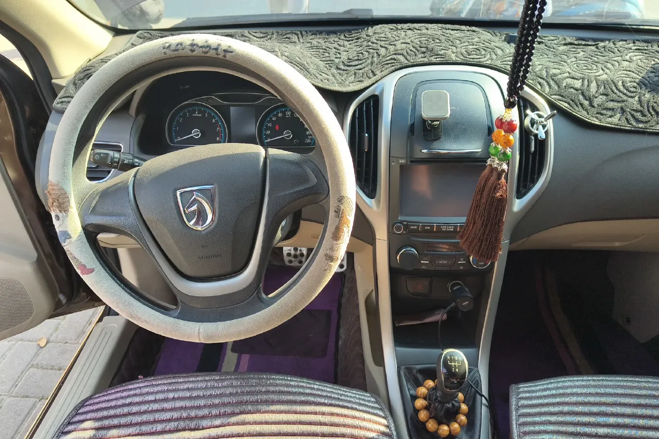 2014 BaoJun 610 1.5L 112HP L4 5MT,autocango,china used car exporter,china ev exporter,chinese used car exporter,chinese used ev exporter