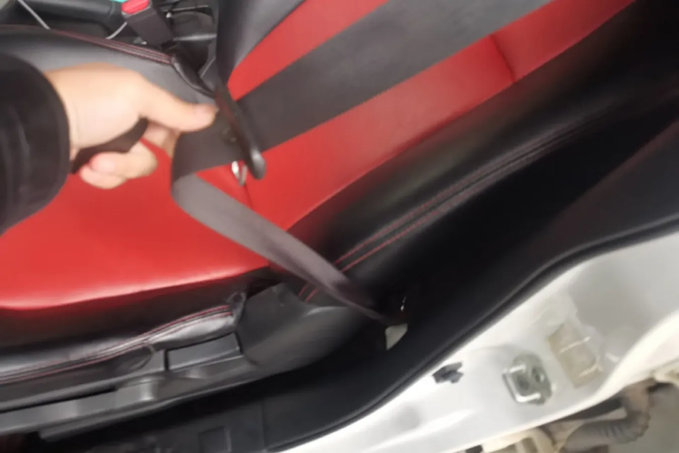 2016 DongFeng FengDu MX6 2.0L 144HP L4 CVT,autocango,china used car exporter,china ev exporter,chinese used car exporter,chinese used ev exporter