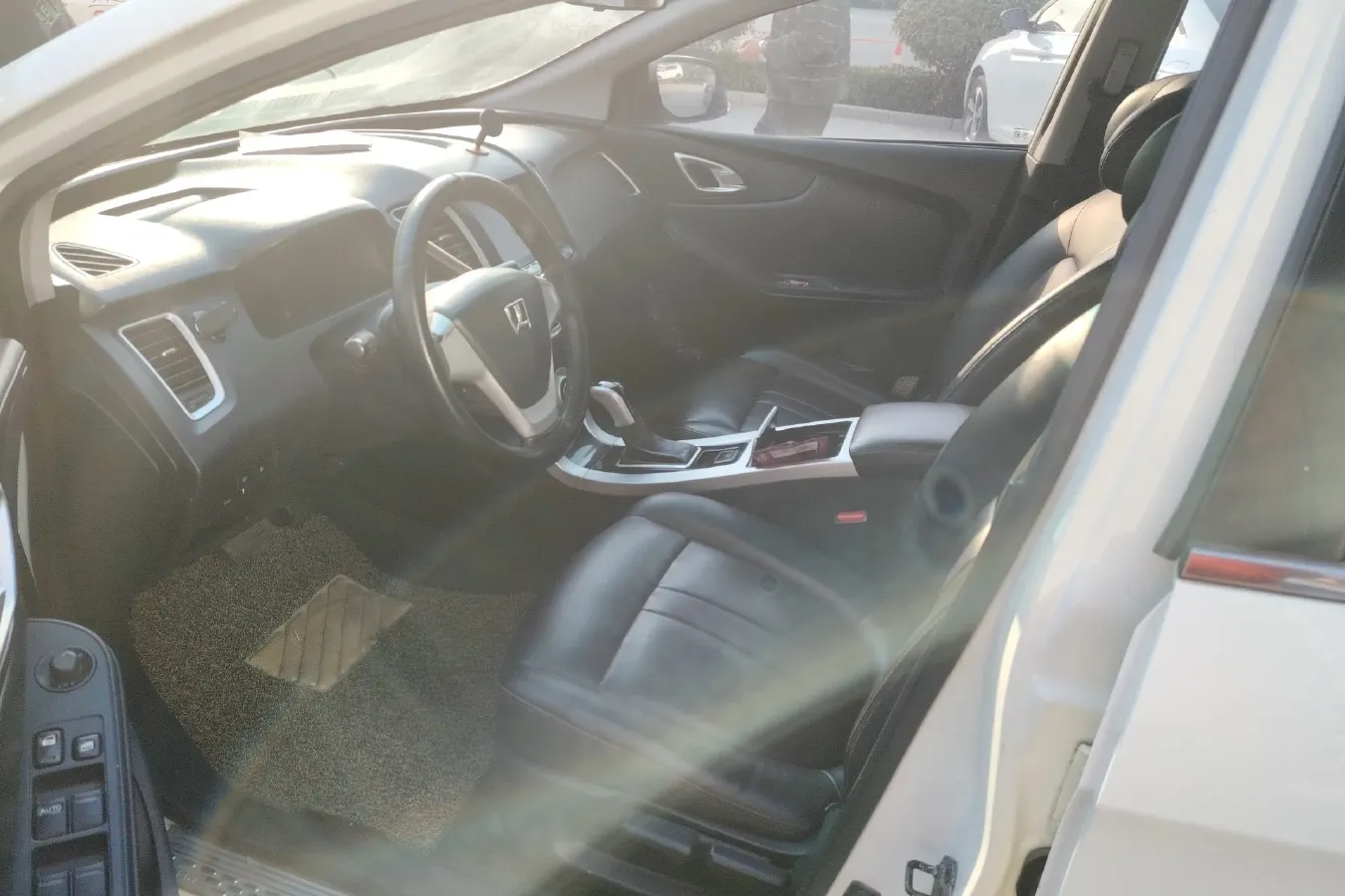 2014 Luxgen 5 1.8T 154HP L4 5AT,autocango,china used car exporter,china ev exporter,chinese used car exporter,chinese used ev exporter