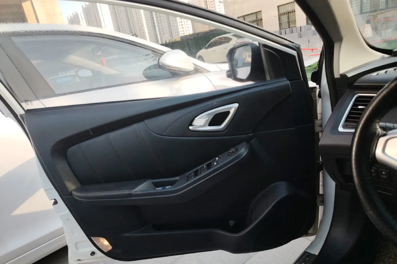 2014 Luxgen 5 1.8T 154HP L4 5AT,autocango,china used car exporter,china ev exporter,chinese used car exporter,chinese used ev exporter