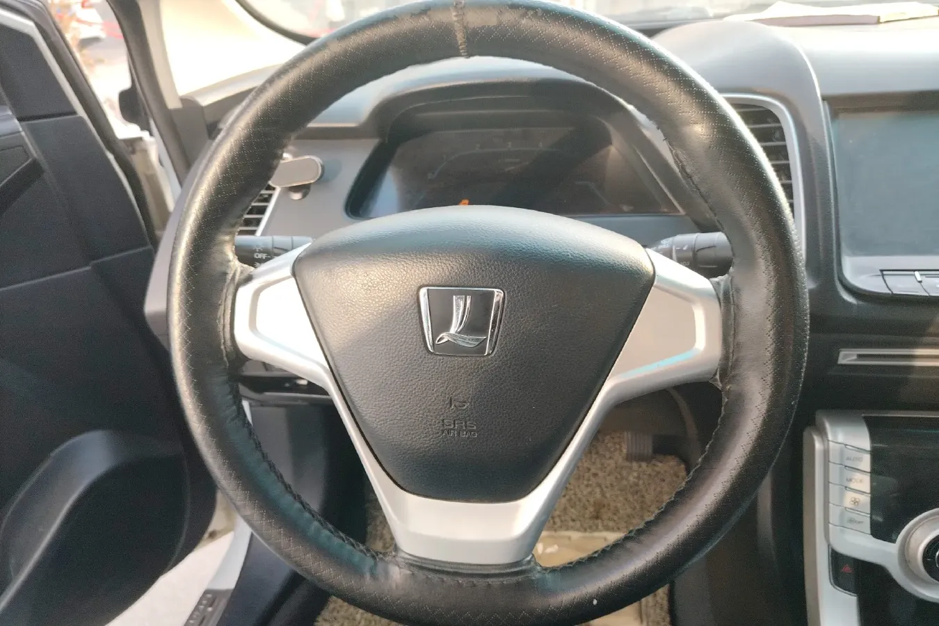 2014 Luxgen 5 1.8T 154HP L4 5AT,autocango,china used car exporter,china ev exporter,chinese used car exporter,chinese used ev exporter