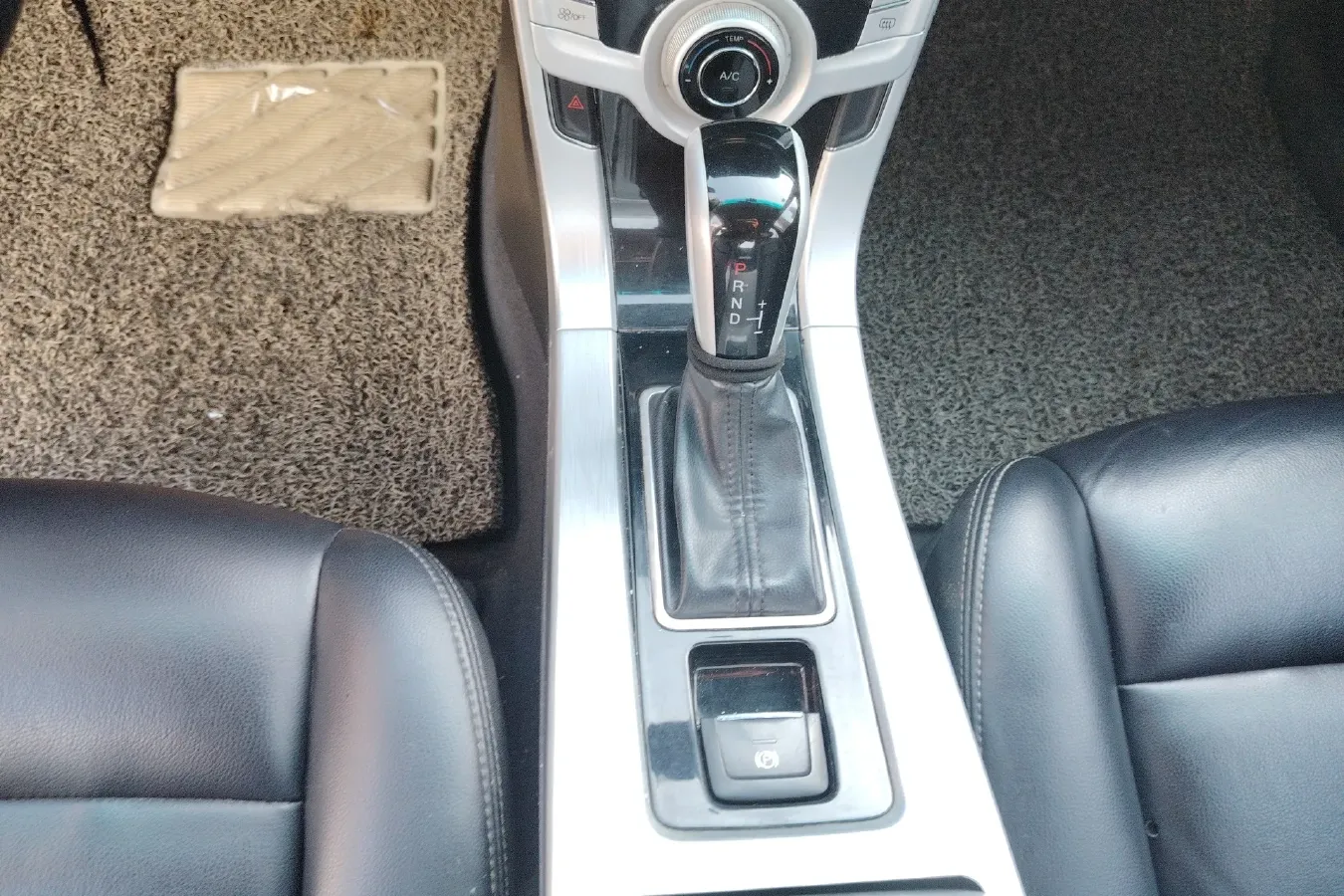 2014 Luxgen 5 1.8T 154HP L4 5AT,autocango,china used car exporter,china ev exporter,chinese used car exporter,chinese used ev exporter