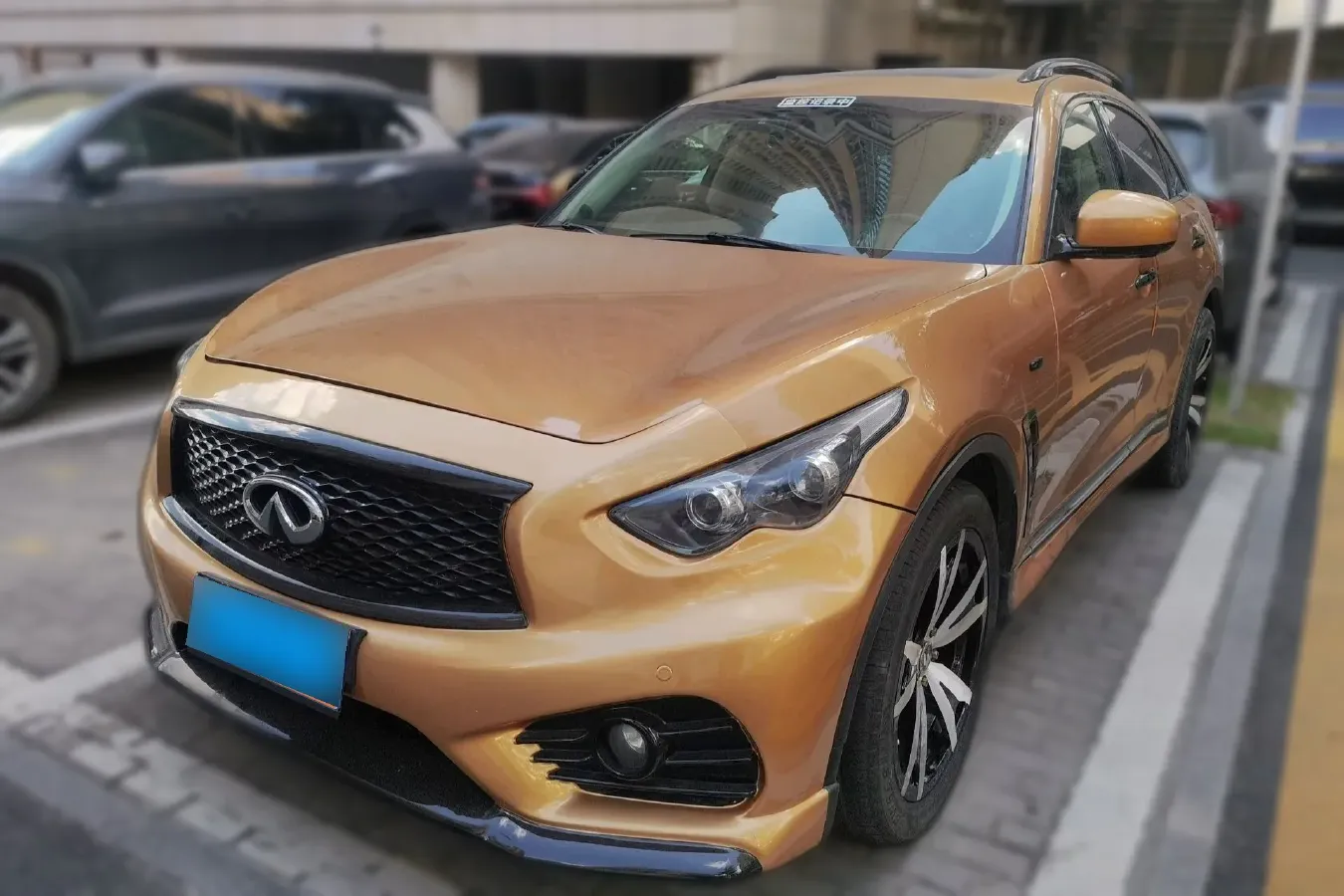 2013 Infiniti QX70 3.7L 351HP V6 7AT,autocango,china used car exporter,china ev exporter,chinese used car exporter,chinese used ev exporter