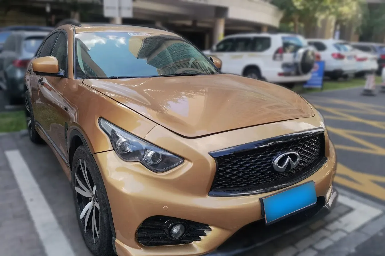 2013 Infiniti QX70 3.7L 351HP V6 7AT,autocango,china used car exporter,china ev exporter,chinese used car exporter,chinese used ev exporter