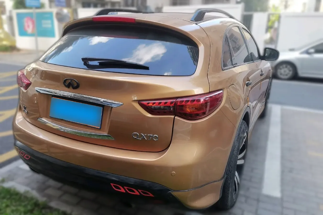 2013 Infiniti QX70 3.7L 351HP V6 7AT,autocango,china used car exporter,china ev exporter,chinese used car exporter,chinese used ev exporter