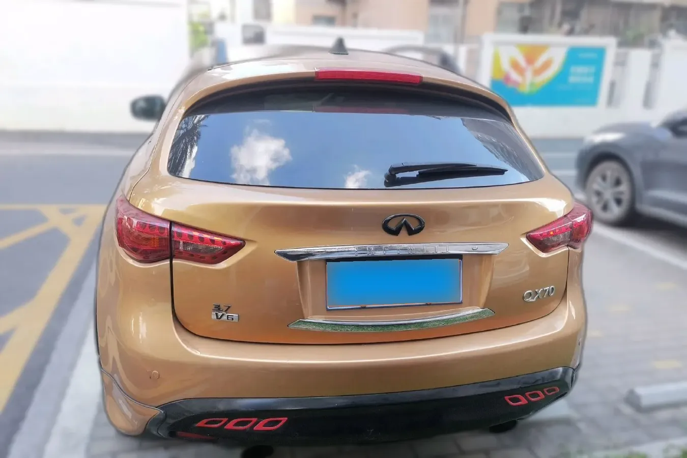 2013 Infiniti QX70 3.7L 351HP V6 7AT,autocango,china used car exporter,china ev exporter,chinese used car exporter,chinese used ev exporter