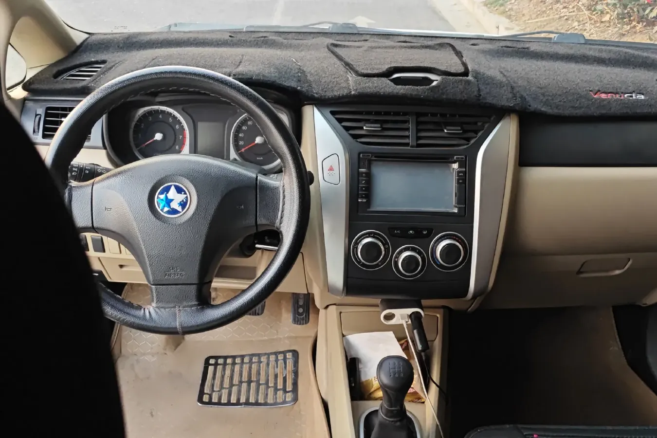 2013 Venucia R50 1.6L 117HP L4 5MT,autocango,china used car exporter,china ev exporter,chinese used car exporter,chinese used ev exporter