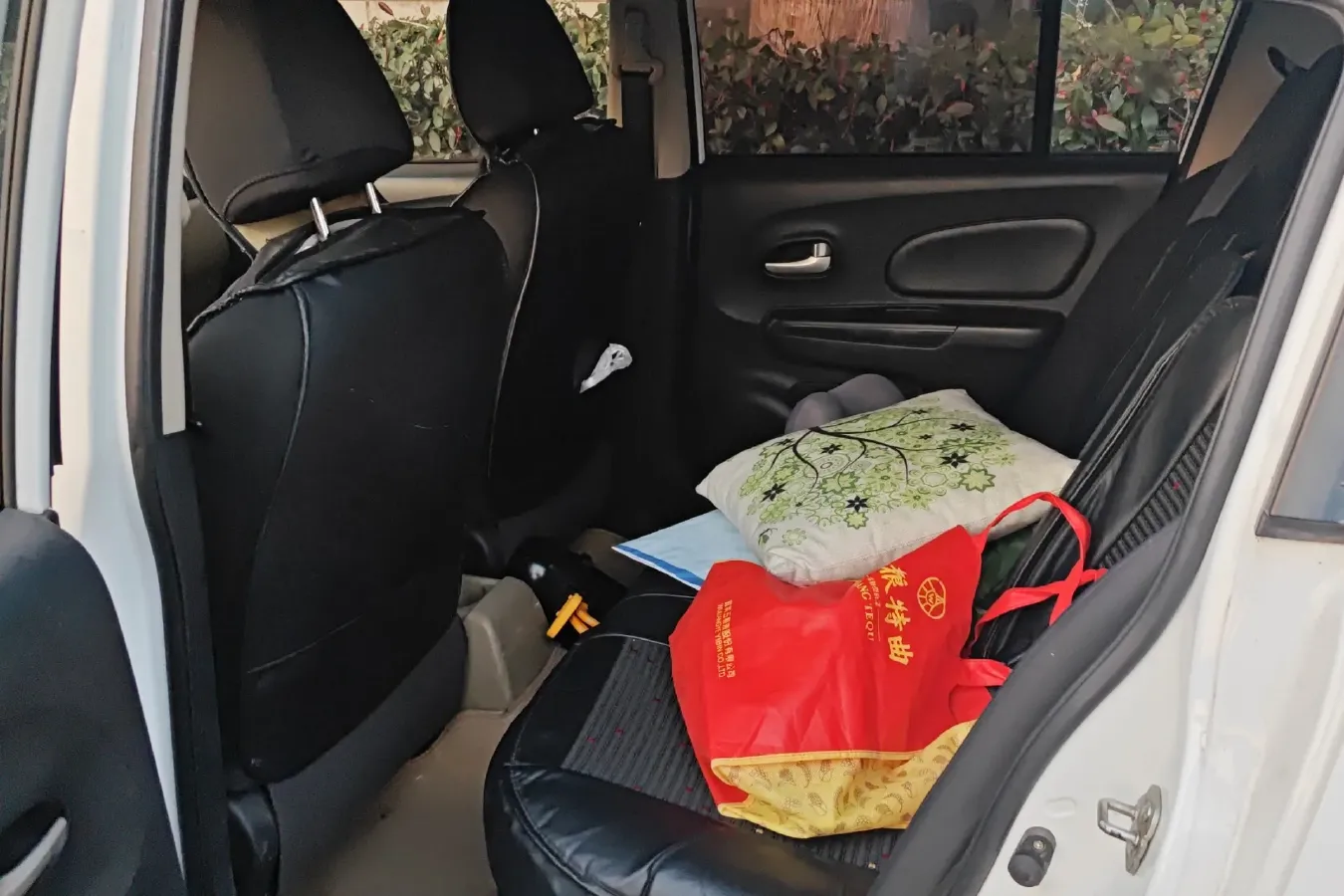 2013 Venucia R50 1.6L 117HP L4 5MT,autocango,china used car exporter,china ev exporter,chinese used car exporter,chinese used ev exporter