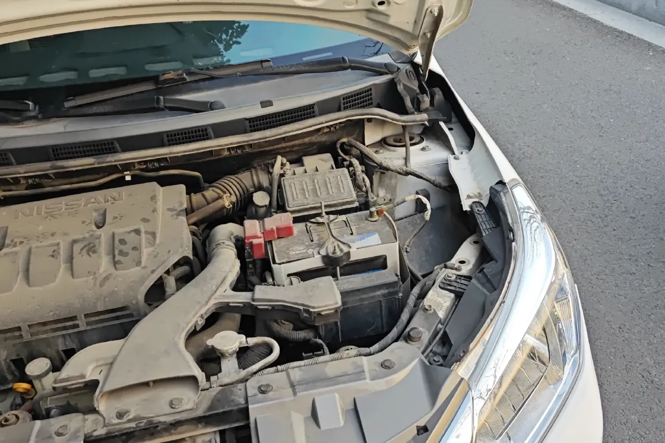 2013 Venucia R50 1.6L 117HP L4 5MT,autocango,china used car exporter,china ev exporter,chinese used car exporter,chinese used ev exporter