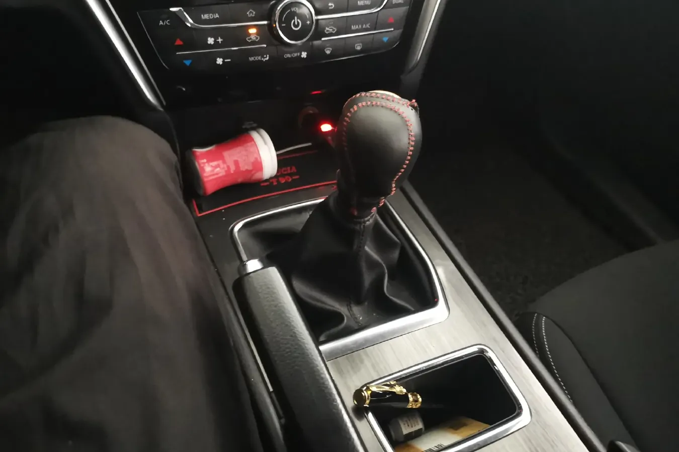 2017 Venucia T90 2.0L 144HP L4 6MT,autocango,china used car exporter,china ev exporter,chinese used car exporter,chinese used ev exporter