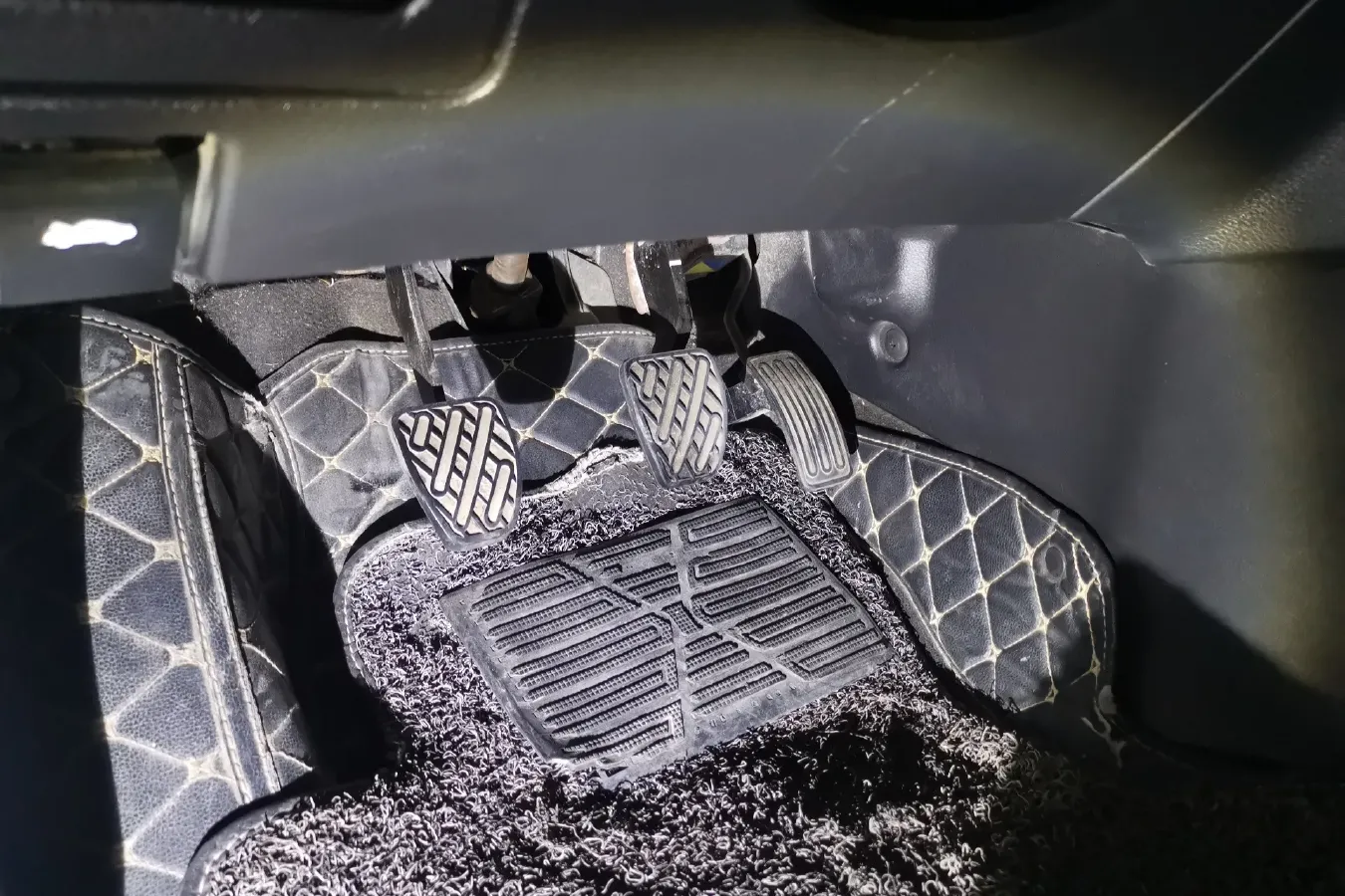 2017 Venucia T90 2.0L 144HP L4 6MT,autocango,china used car exporter,china ev exporter,chinese used car exporter,chinese used ev exporter