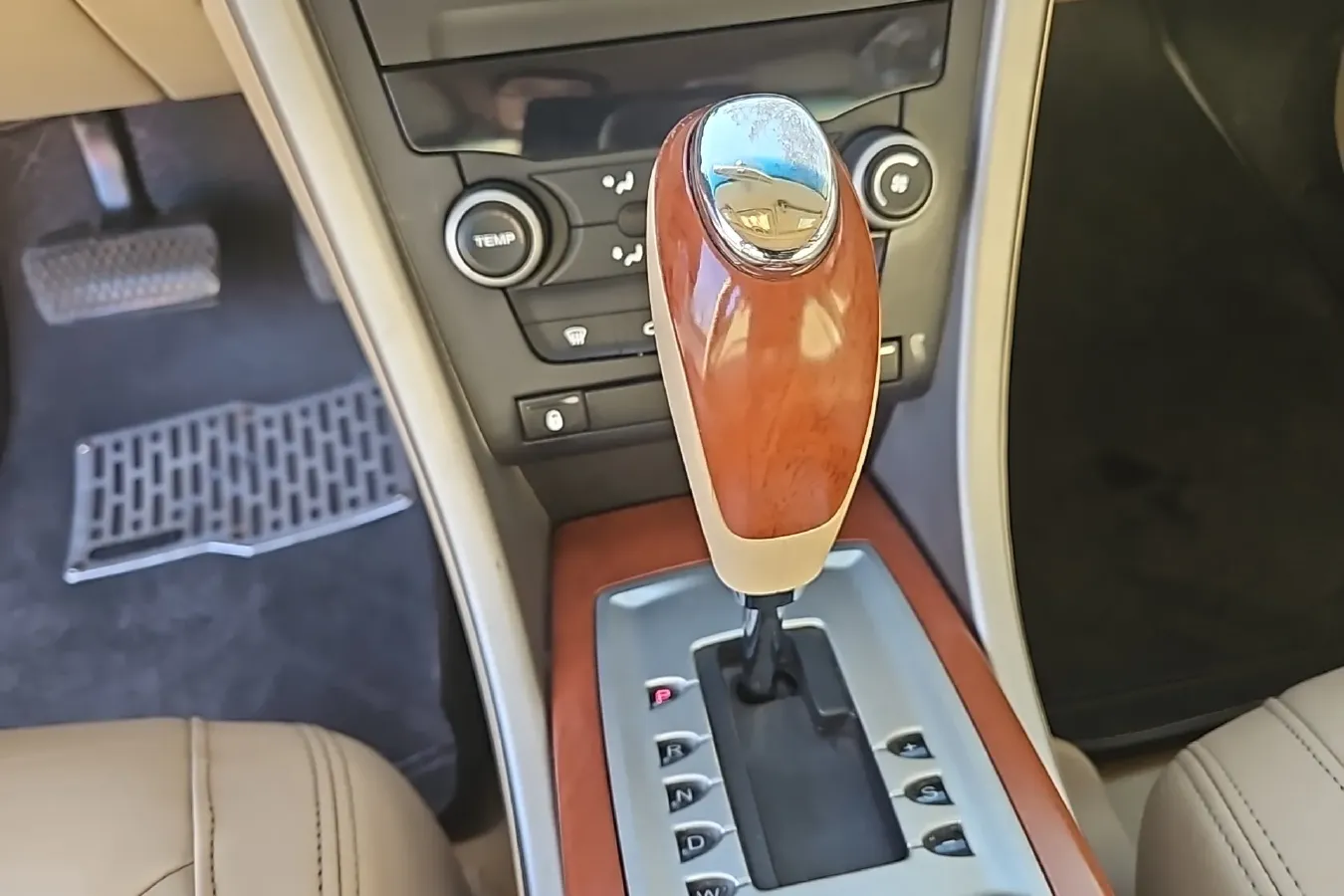 2012 Roewe 550 1.8L 133HP L4 5AT,autocango,china used car exporter,china ev exporter,chinese used car exporter,chinese used ev exporter