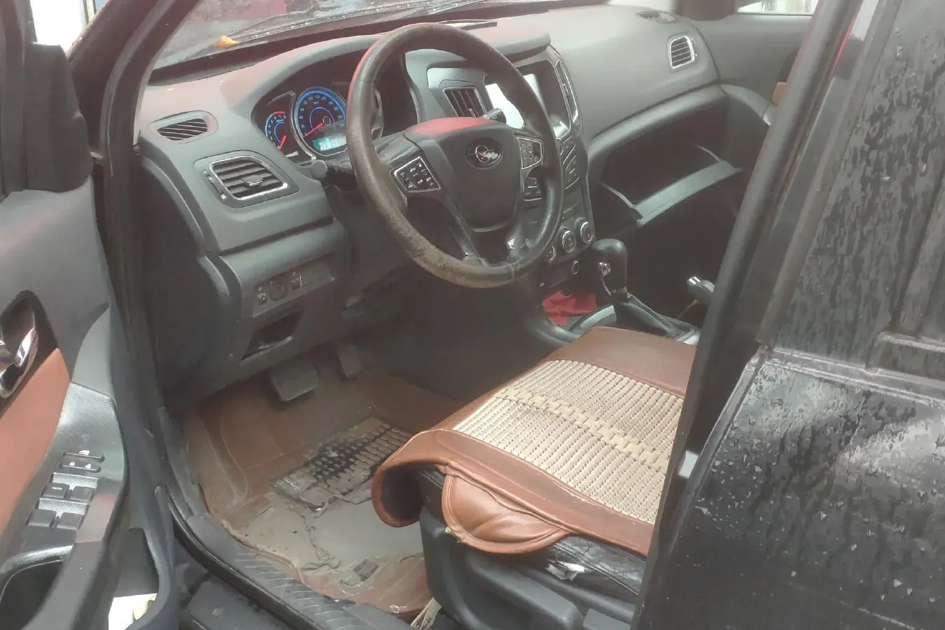 2013 HaiMa S7 2.0L 150HP L4 5AT,autocango,china used car exporter,china ev exporter,chinese used car exporter,chinese used ev exporter