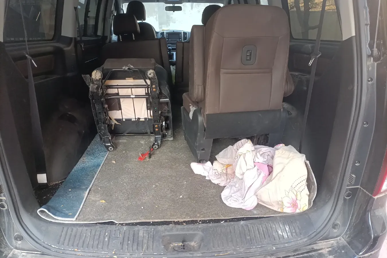 2021 DongFeng Forthing LingZhi Plus 2.0L 133HP L4 6MT,autocango,china used car exporter,china ev exporter,chinese used car exporter,chinese used ev exporter