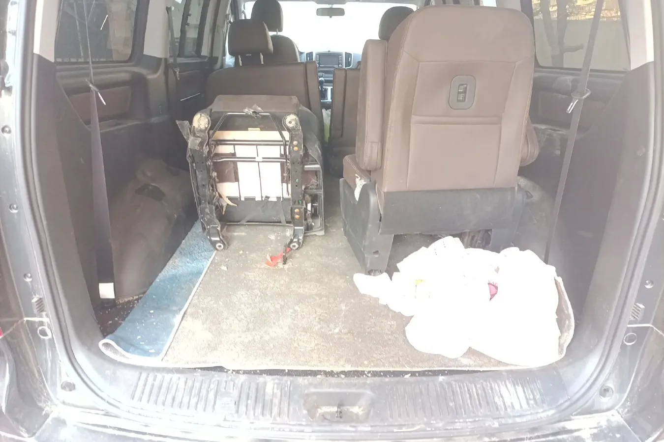 2021 DongFeng Forthing LingZhi Plus 2.0L 133HP L4 6MT,autocango,china used car exporter,china ev exporter,chinese used car exporter,chinese used ev exporter