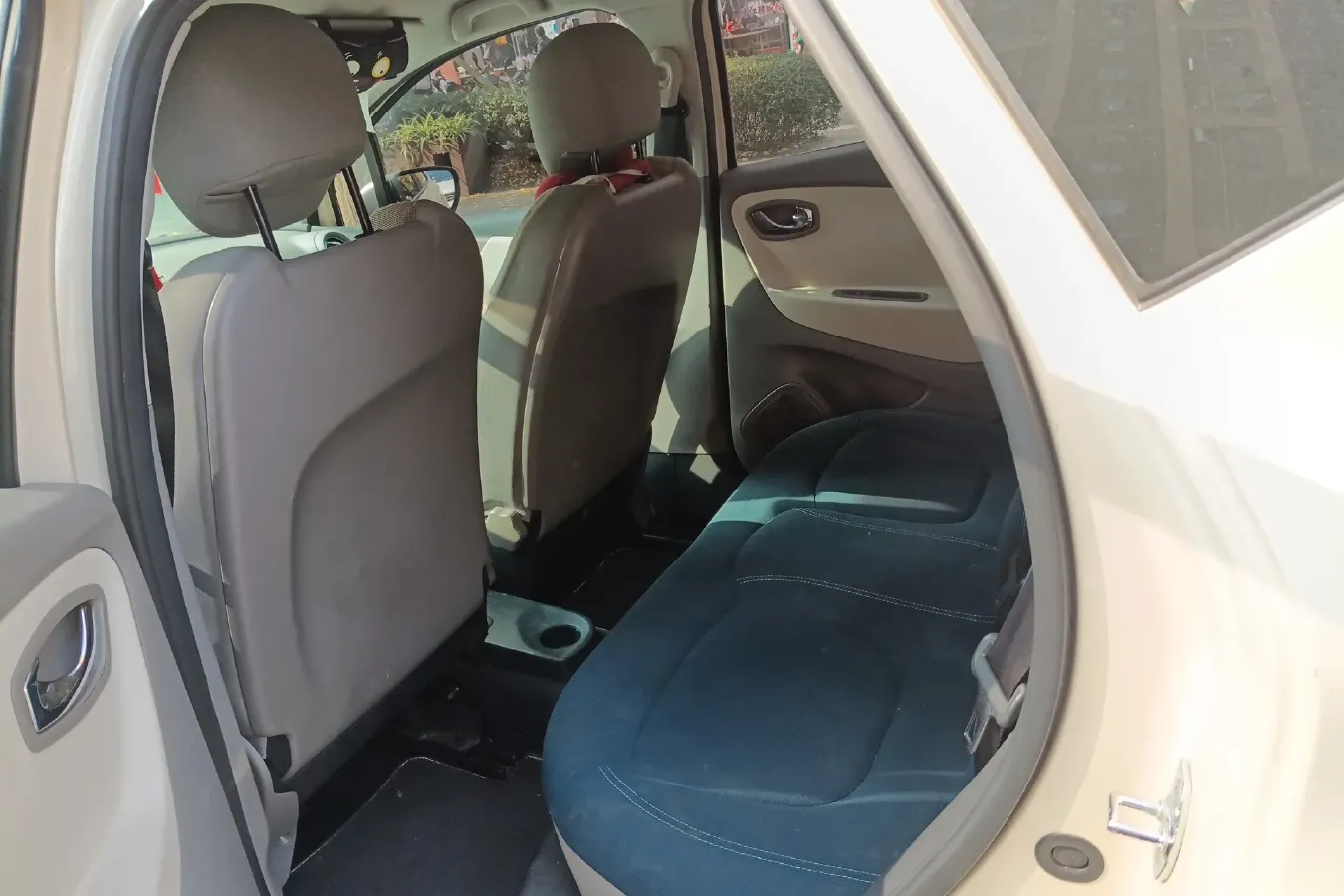 2015 Renault  Captur 1.2T 116HP L4 6DCT,autocango,china used car exporter,china ev exporter,chinese used car exporter,chinese used ev exporter