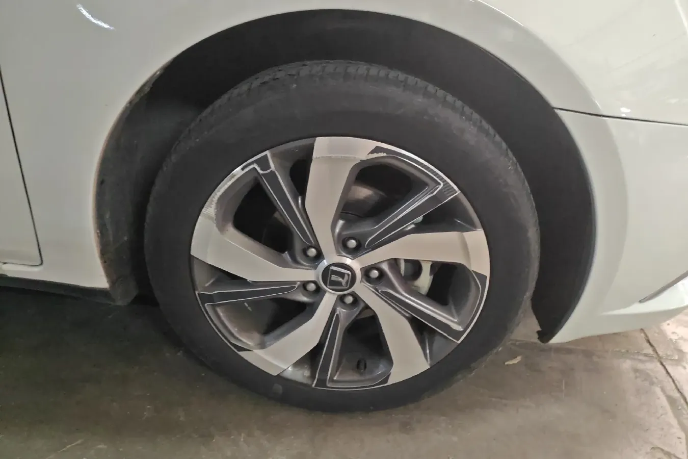 2015 Luxgen 5 1.8T 180HP L4 6AT,autocango,china used car exporter,china ev exporter,chinese used car exporter,chinese used ev exporter