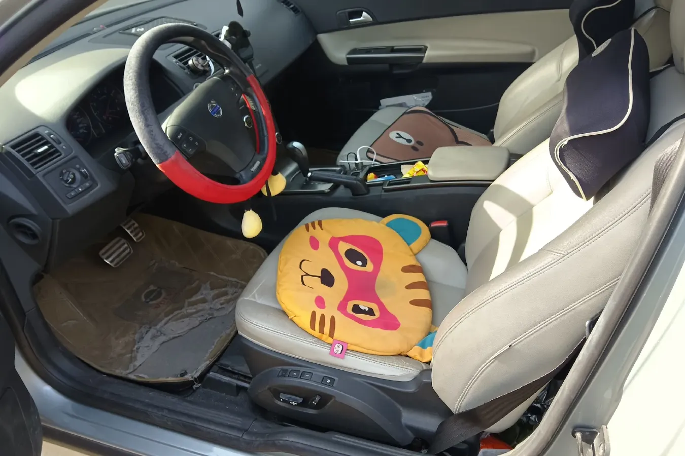 2011 Volvo C30 2.0L 145HP L4 6DCT,autocango,china used car exporter,china ev exporter,chinese used car exporter,chinese used ev exporter