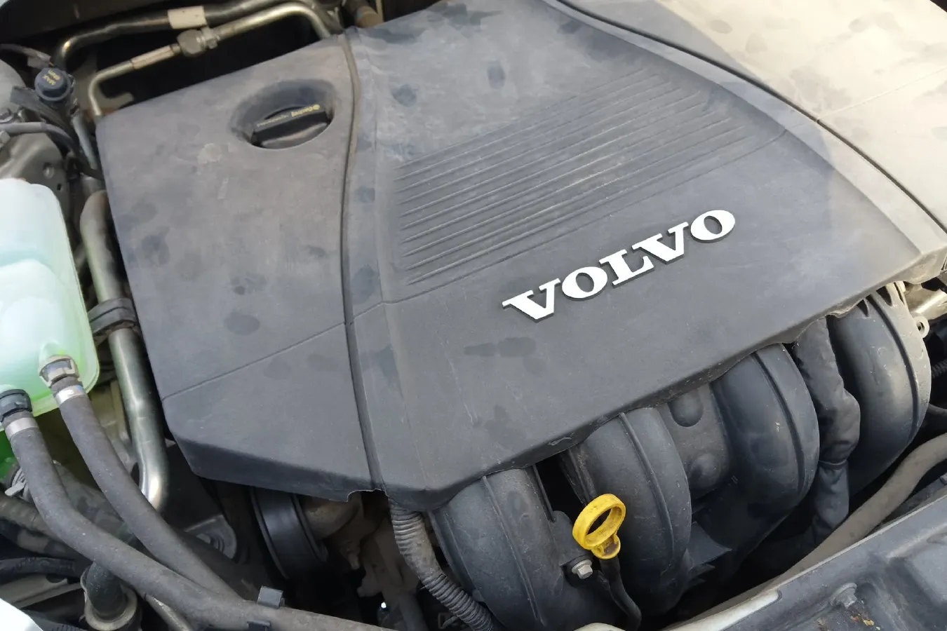 2011 Volvo C30 2.0L 145HP L4 6DCT,autocango,china used car exporter,china ev exporter,chinese used car exporter,chinese used ev exporter