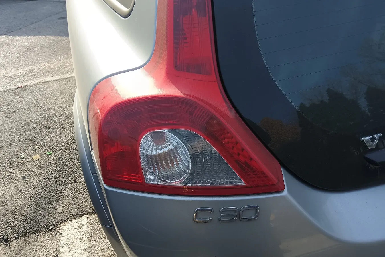 2011 Volvo C30 2.0L 145HP L4 6DCT,autocango,china used car exporter,china ev exporter,chinese used car exporter,chinese used ev exporter