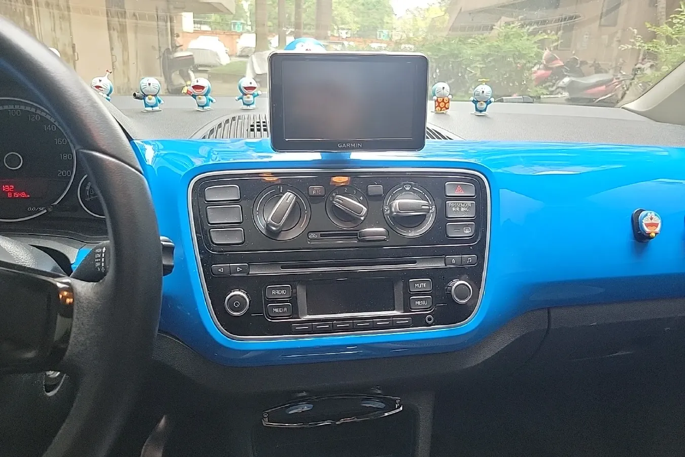 2015 Volkswagen up! 1.0L 75HP L3 5AMT,autocango,china used car exporter,china ev exporter,chinese used car exporter,chinese used ev exporter