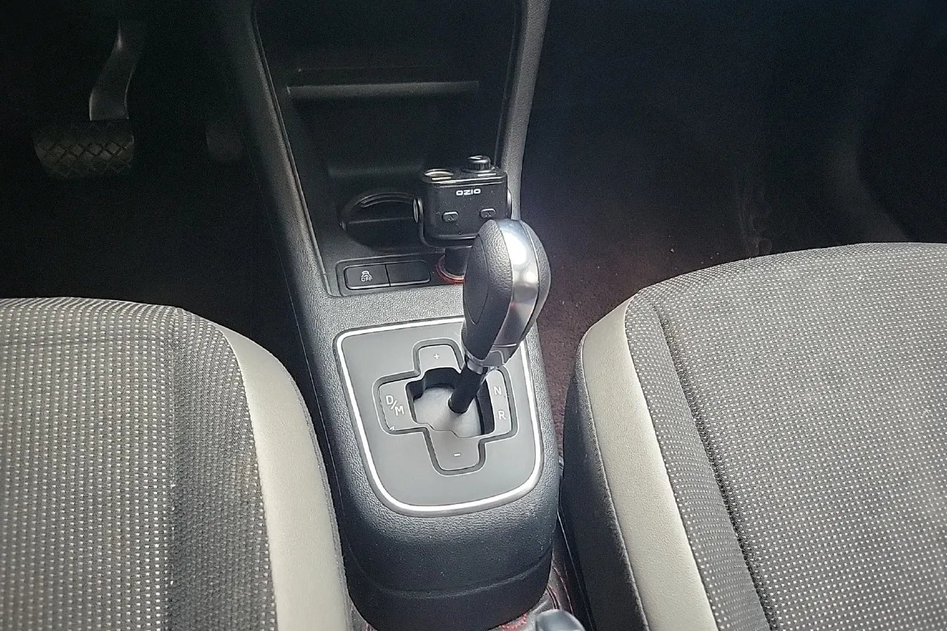 2015 Volkswagen up! 1.0L 75HP L3 5AMT,autocango,china used car exporter,china ev exporter,chinese used car exporter,chinese used ev exporter