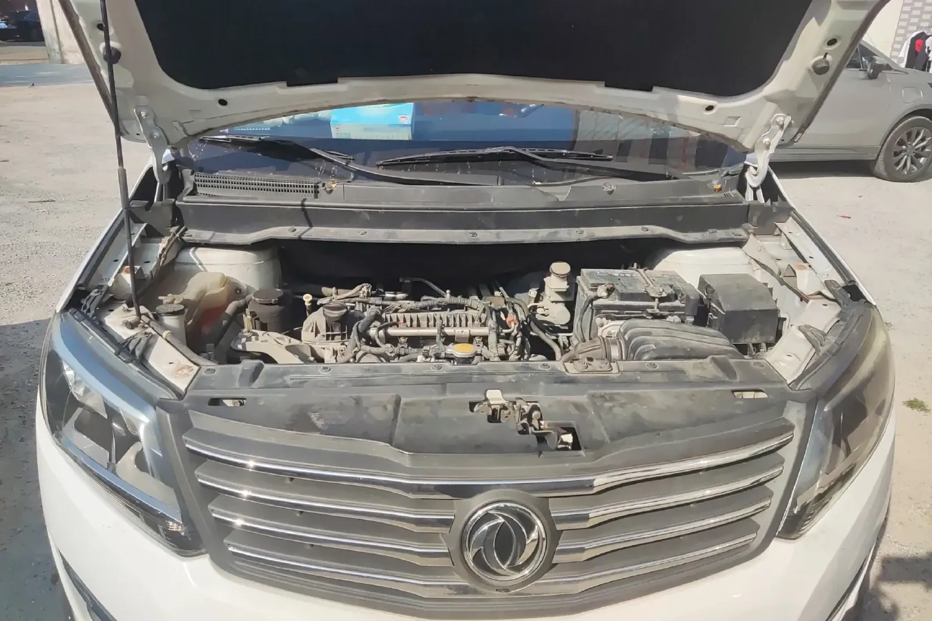 2016 DongFeng Forthing S500 1.5L 120HP L4 5MT,autocango,china used car exporter,china ev exporter,chinese used car exporter,chinese used ev exporter