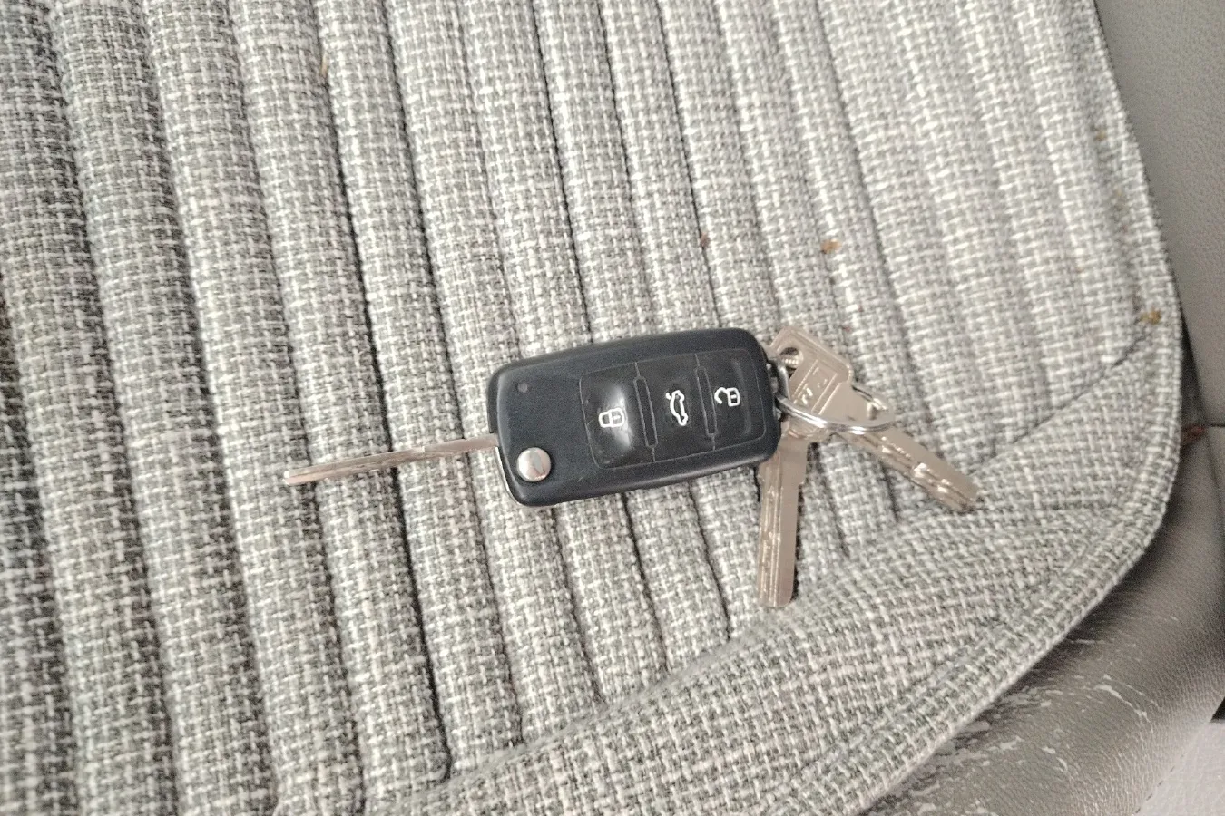 2013 Volkswagen Bora 1.6L 105HP L4 5MT,autocango,china used car exporter,china ev exporter,chinese used car exporter,chinese used ev exporter