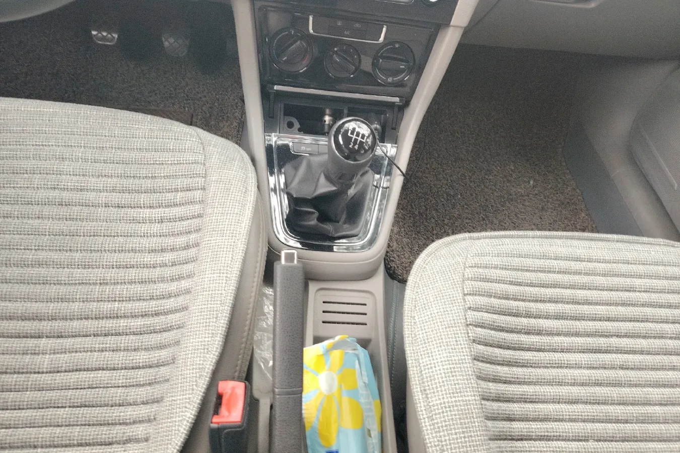 2013 Volkswagen Bora 1.6L 105HP L4 5MT,autocango,china used car exporter,china ev exporter,chinese used car exporter,chinese used ev exporter