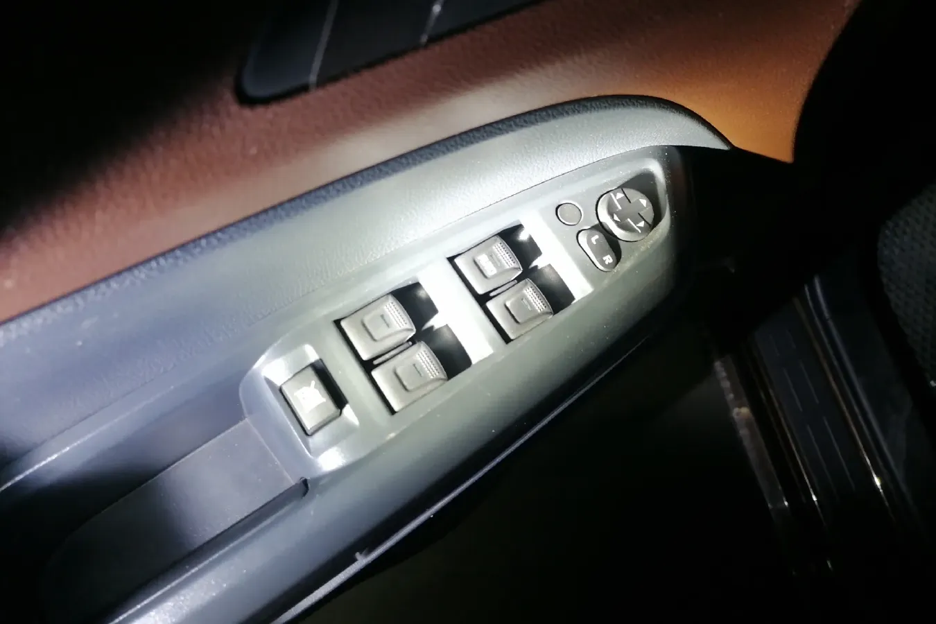 2017 HaiMa Family MPV 1.5T 156HP L4 6AT,autocango,china used car exporter,china ev exporter,chinese used car exporter,chinese used ev exporter