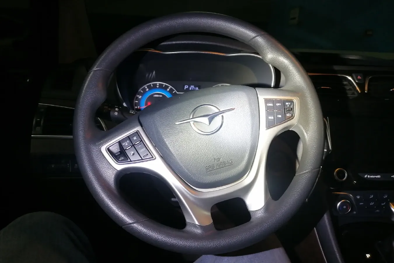 2017 HaiMa Family MPV 1.5T 156HP L4 6AT,autocango,china used car exporter,china ev exporter,chinese used car exporter,chinese used ev exporter