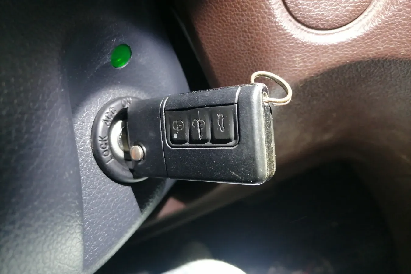 2017 HaiMa Family MPV 1.5T 156HP L4 6AT,autocango,china used car exporter,china ev exporter,chinese used car exporter,chinese used ev exporter