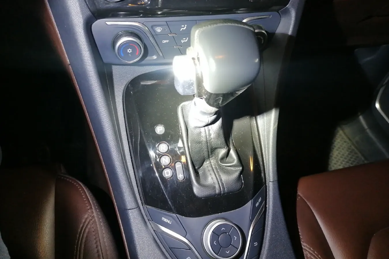 2017 HaiMa Family MPV 1.5T 156HP L4 6AT,autocango,china used car exporter,china ev exporter,chinese used car exporter,chinese used ev exporter