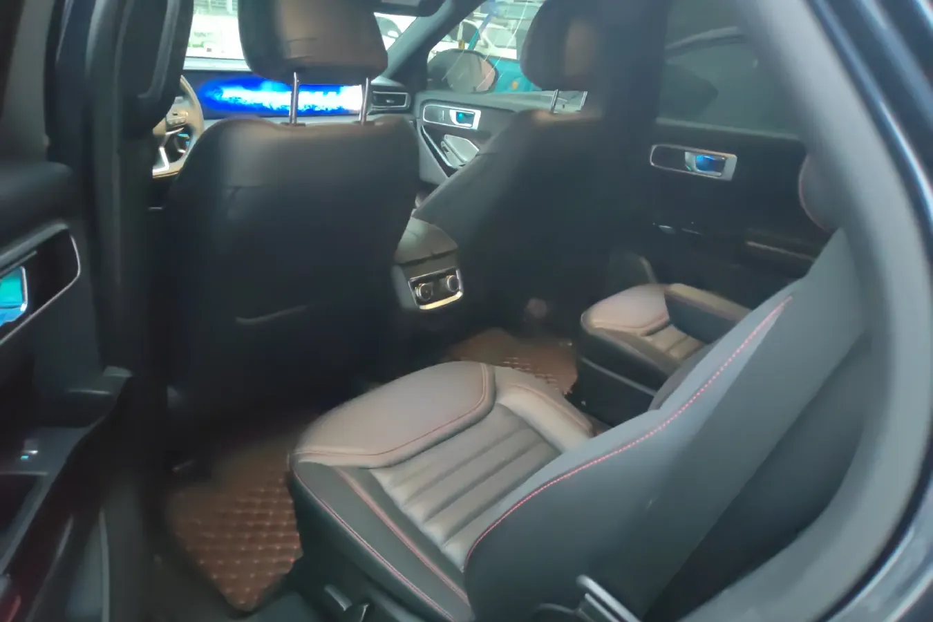 2023 Ford Explorer 2.3T 276HP L4 10AT,autocango,china used car exporter,china ev exporter,chinese used car exporter,chinese used ev exporter