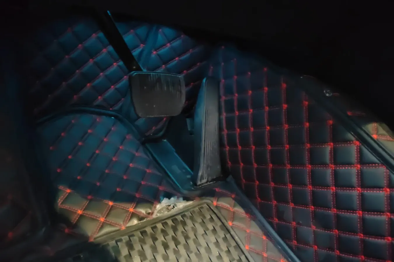 2023 Ford Explorer 2.3T 276HP L4 10AT,autocango,china used car exporter,china ev exporter,chinese used car exporter,chinese used ev exporter