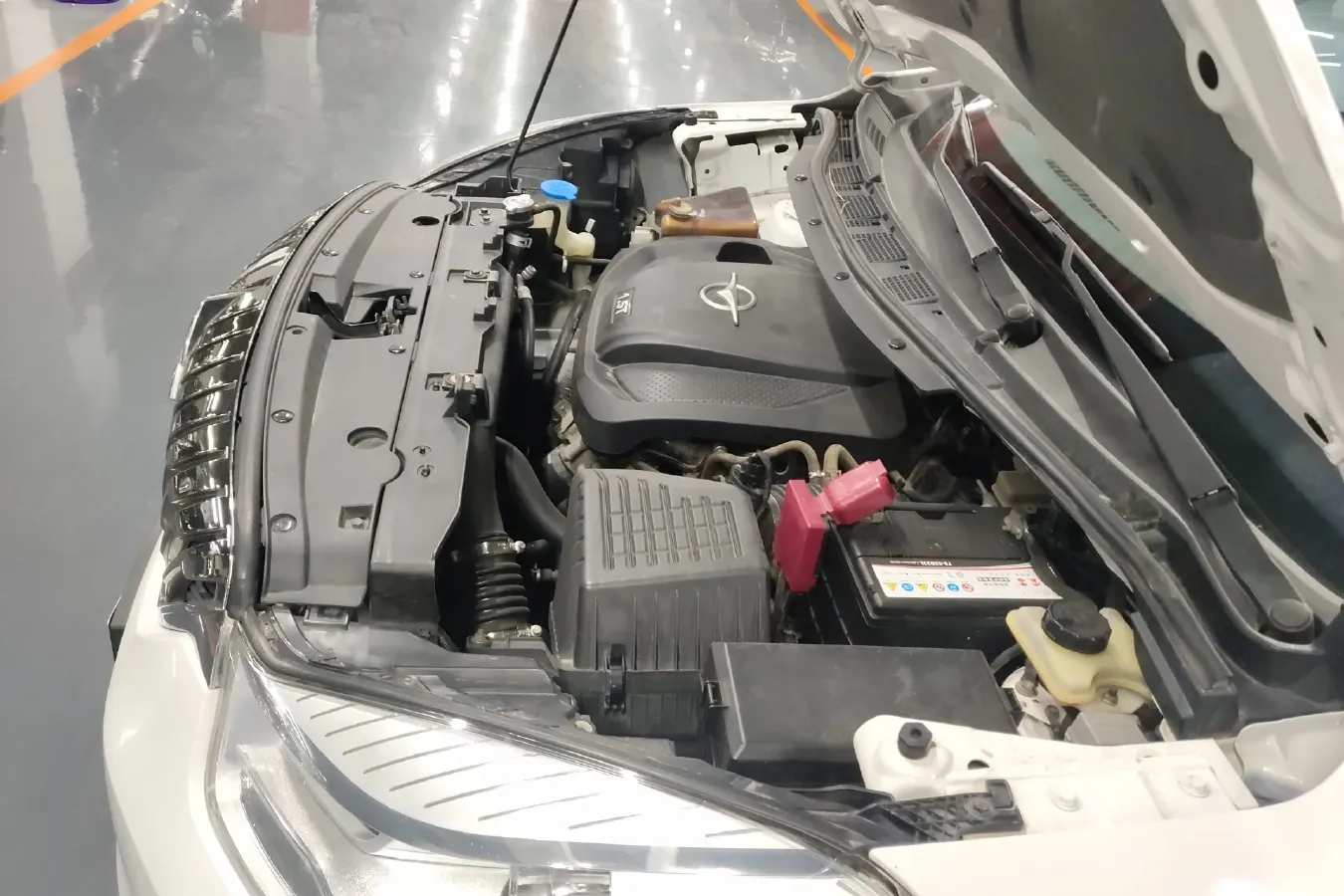 2016 HaiMa V70 1.5T 156HP L4 6AT,autocango,china used car exporter,china ev exporter,chinese used car exporter,chinese used ev exporter